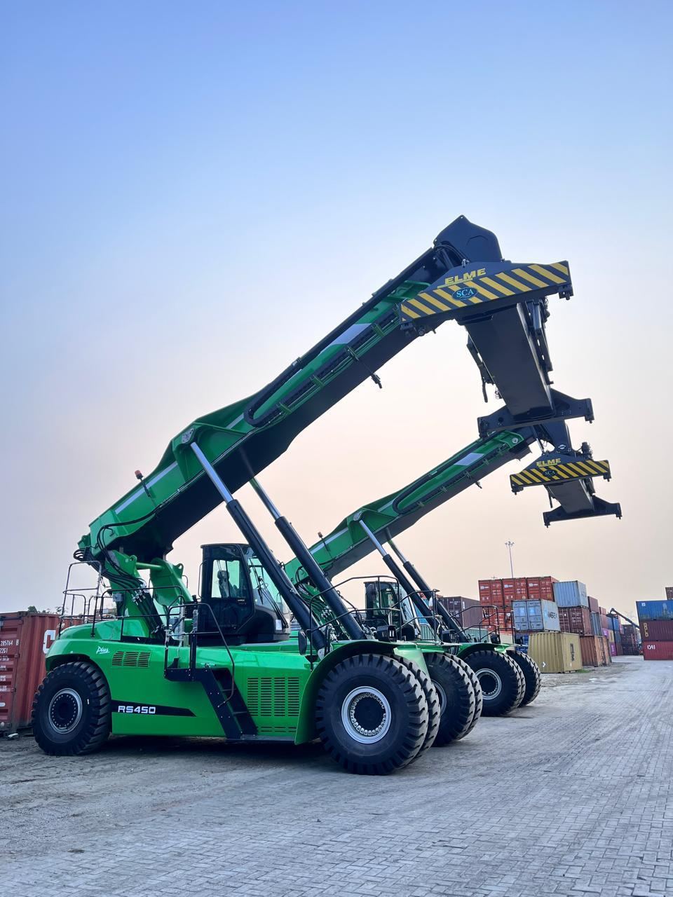 Electric ReachStacker - In Field